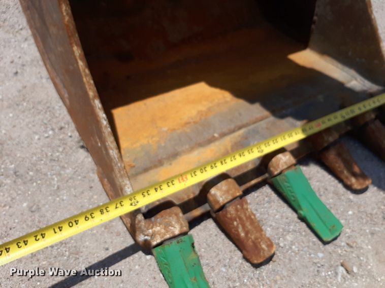 image for item NU9828 2012 Komatsu PC88MR-8 HD mini excavator