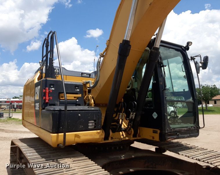 image for item NU9829 2012 Caterpillar 320EL excavator