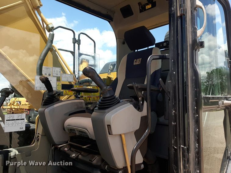 image for item NU9829 2012 Caterpillar 320EL excavator