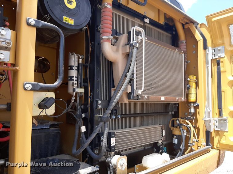 image for item NU9829 2012 Caterpillar 320EL excavator