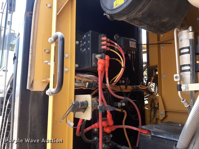 image for item NU9829 2012 Caterpillar 320EL excavator