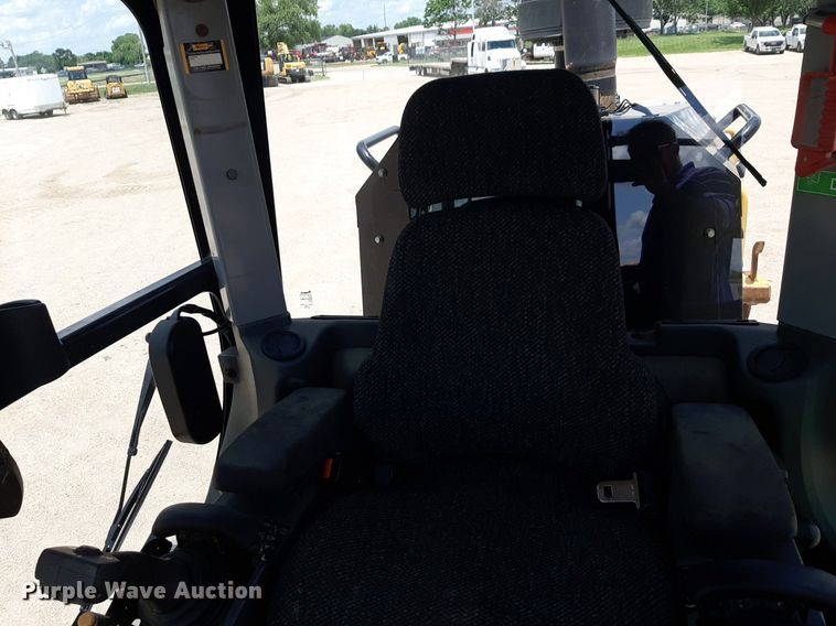 image for item NU9831 2012 Caterpillar 140M2 motor grader