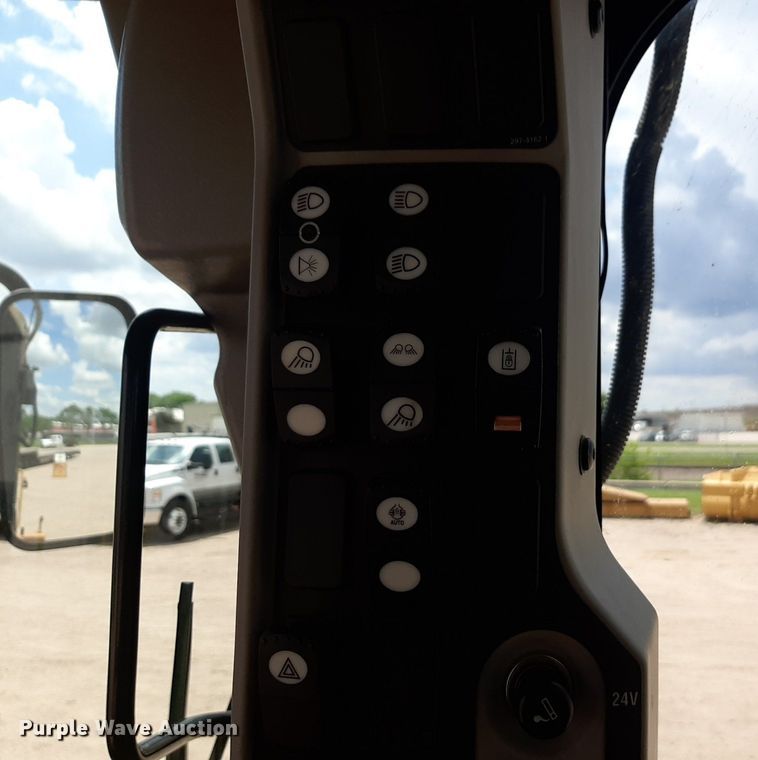 image for item NU9831 2012 Caterpillar 140M2 motor grader