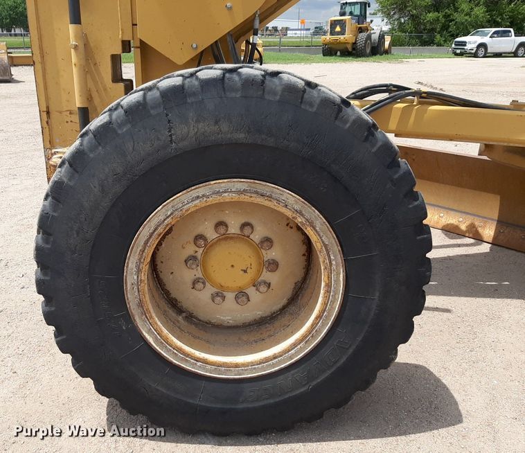 image for item NU9831 2012 Caterpillar 140M2 motor grader