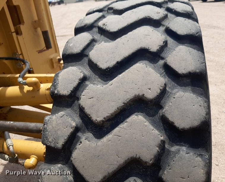 image for item NU9831 2012 Caterpillar 140M2 motor grader