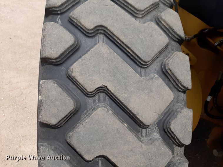 image for item NU9831 2012 Caterpillar 140M2 motor grader