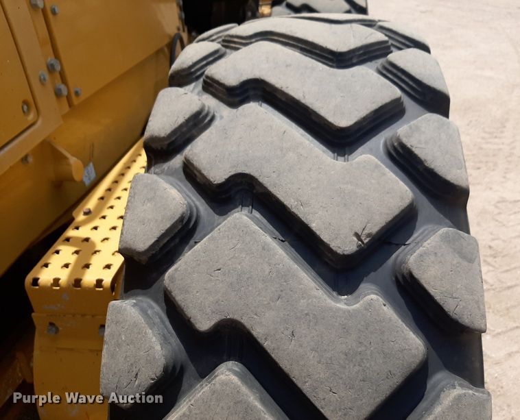 image for item NU9831 2012 Caterpillar 140M2 motor grader