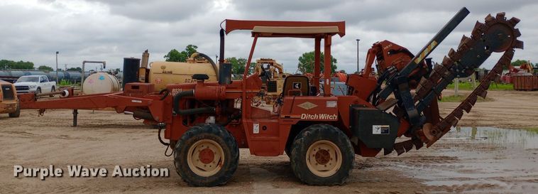 image for item NU9836 2000 Ditch Witch  8020 Turbo trencher