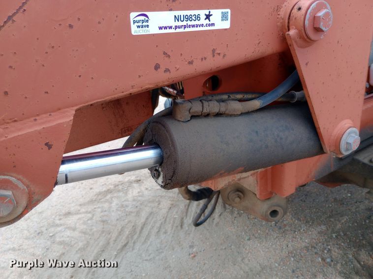 image for item NU9836 2000 Ditch Witch  8020 Turbo trencher