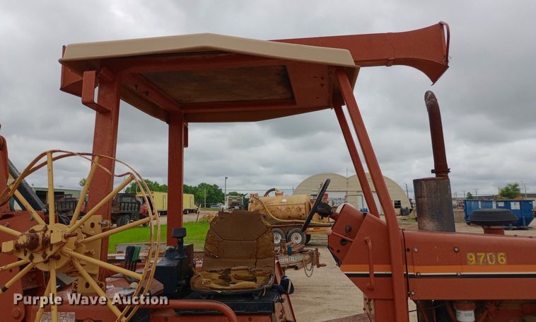 image for item NU9836 2000 Ditch Witch  8020 Turbo trencher