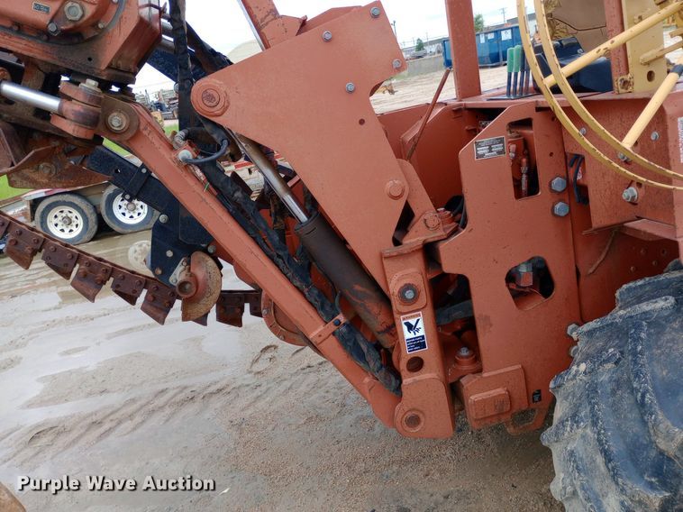 image for item NU9836 2000 Ditch Witch  8020 Turbo trencher