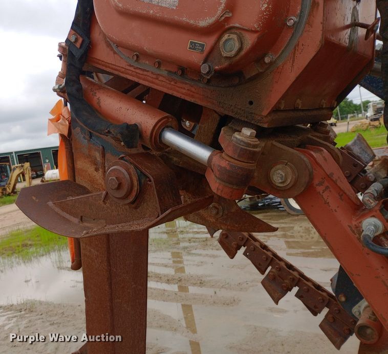 image for item NU9836 2000 Ditch Witch  8020 Turbo trencher