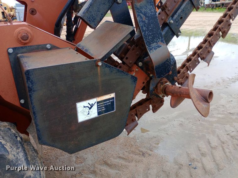 image for item NU9836 2000 Ditch Witch  8020 Turbo trencher