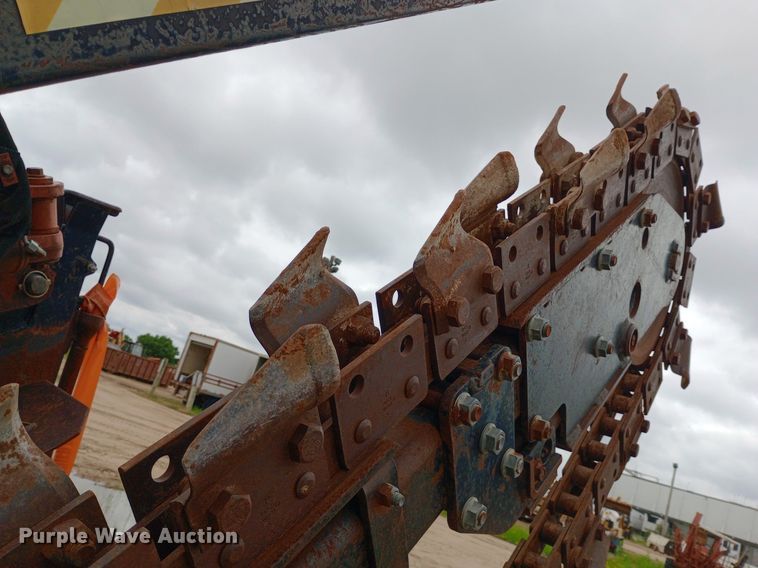 image for item NU9836 2000 Ditch Witch  8020 Turbo trencher