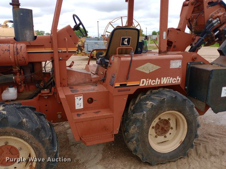 image for item NU9836 2000 Ditch Witch  8020 Turbo trencher