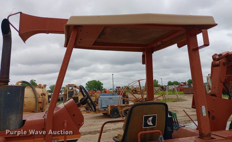 image for item NU9836 2000 Ditch Witch  8020 Turbo trencher