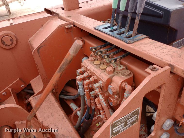 image for item NU9836 2000 Ditch Witch  8020 Turbo trencher