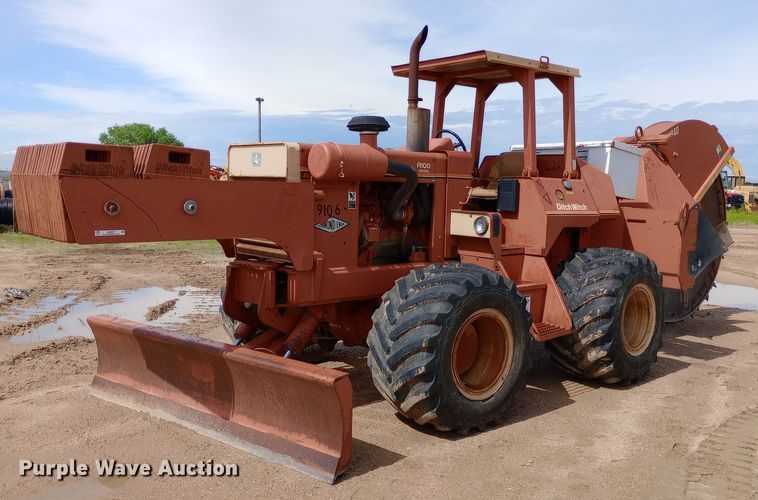 image for item NU9837 1996 Ditch Witch R100J rock saw