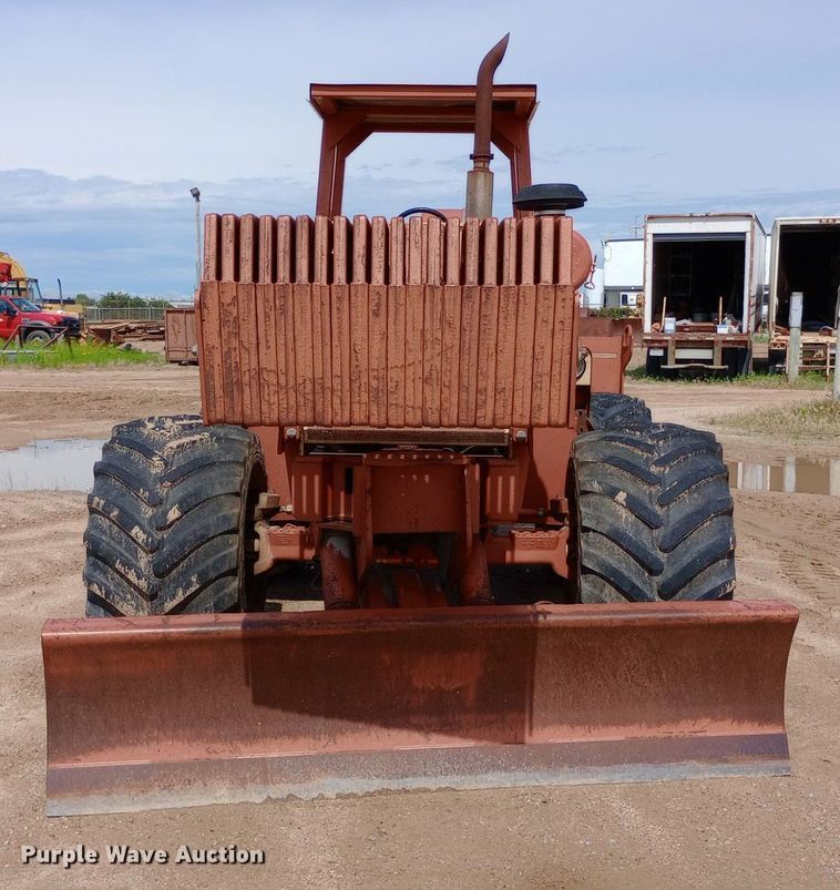 image for item NU9837 1996 Ditch Witch R100J rock saw