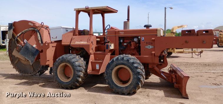 image for item NU9837 1996 Ditch Witch R100J rock saw