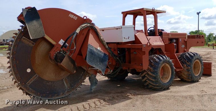 image for item NU9837 1996 Ditch Witch R100J rock saw