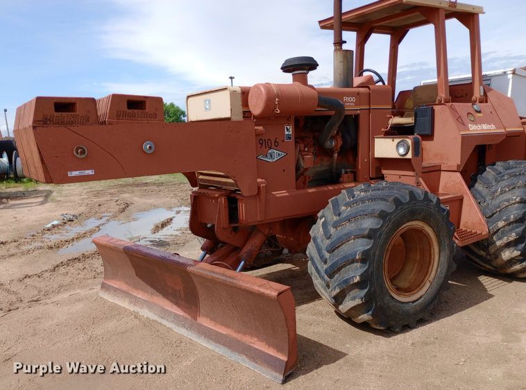 image for item NU9837 1996 Ditch Witch R100J rock saw