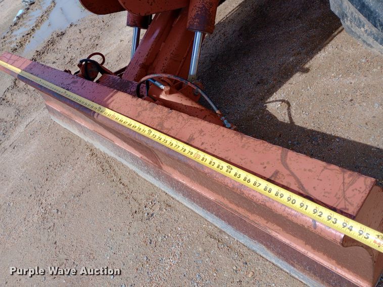 image for item NU9837 1996 Ditch Witch R100J rock saw