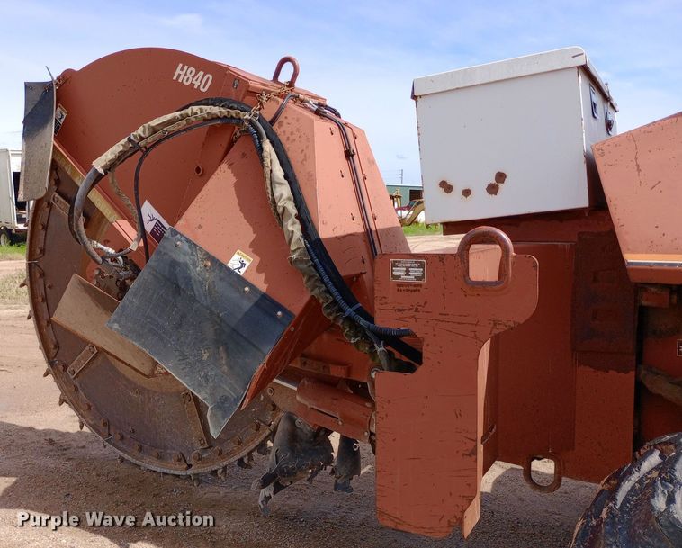 image for item NU9837 1996 Ditch Witch R100J rock saw