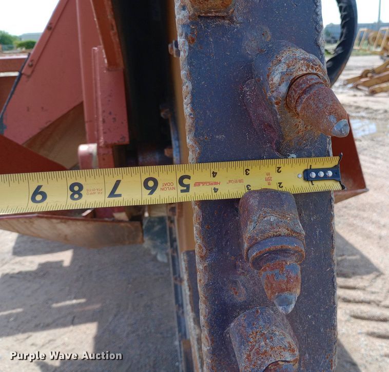 image for item NU9837 1996 Ditch Witch R100J rock saw