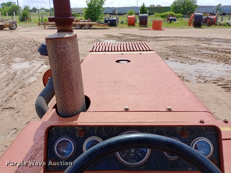 image for item NU9837 1996 Ditch Witch R100J rock saw