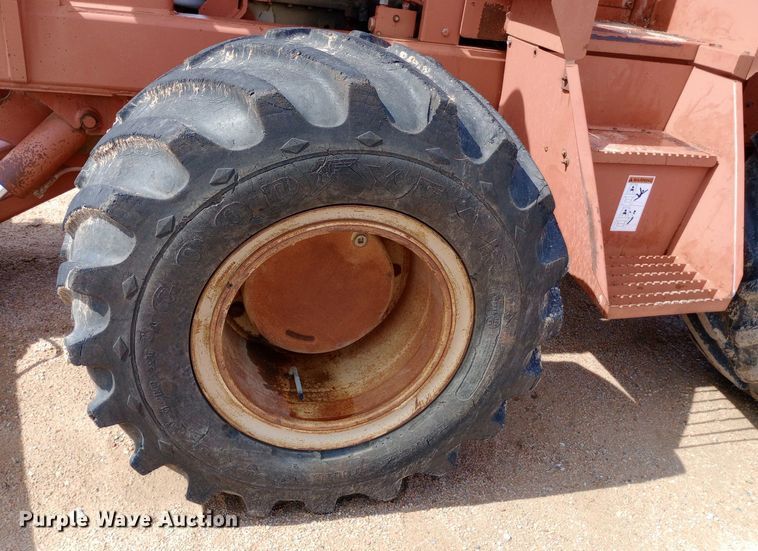 image for item NU9837 1996 Ditch Witch R100J rock saw