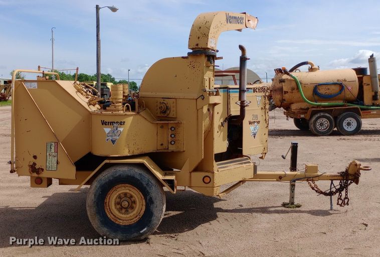 image for item NU9840 1999 Vermeer  BC1250A wood chipper