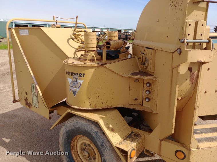 image for item NU9840 1999 Vermeer  BC1250A wood chipper
