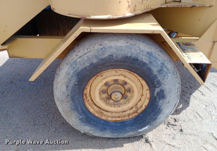 image for item NU9840 1999 Vermeer  BC1250A wood chipper