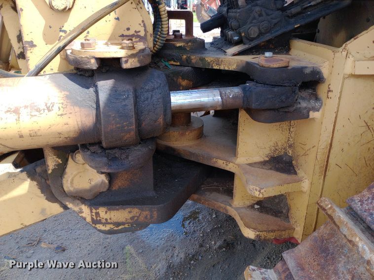 image for item NU9841 1999 Caterpillar D8R cable plow