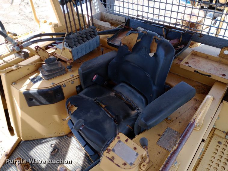 image for item NU9841 1999 Caterpillar D8R cable plow