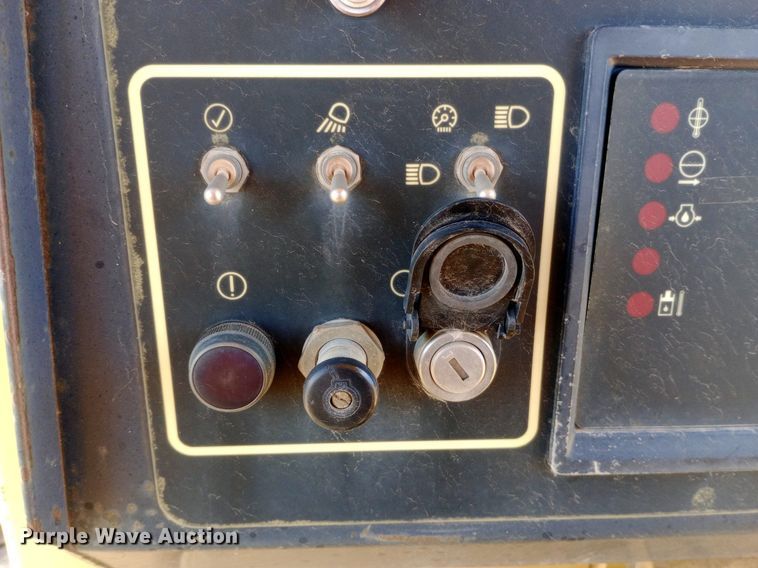 image for item NU9841 1999 Caterpillar D8R cable plow