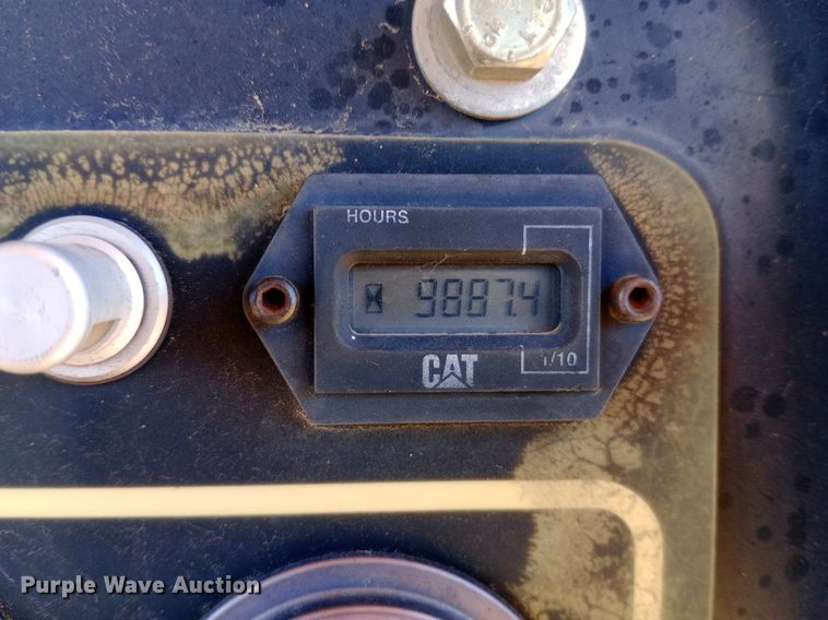 image for item NU9841 1999 Caterpillar D8R cable plow