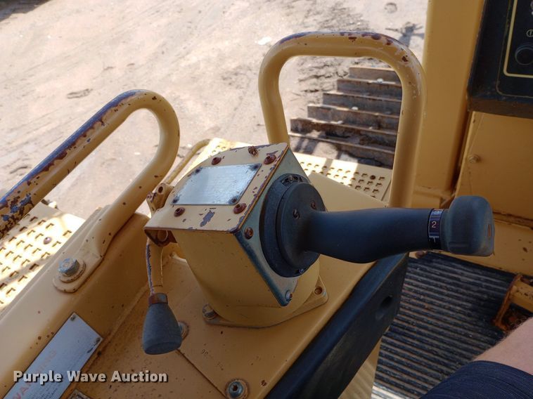image for item NU9841 1999 Caterpillar D8R cable plow