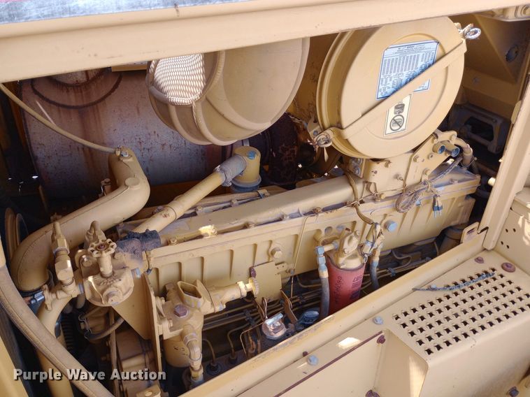 image for item NU9841 1999 Caterpillar D8R cable plow