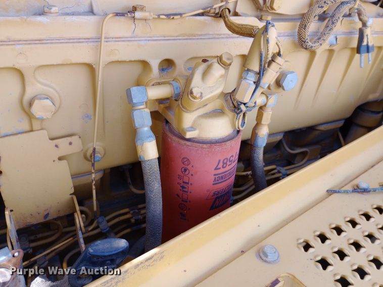 image for item NU9841 1999 Caterpillar D8R cable plow