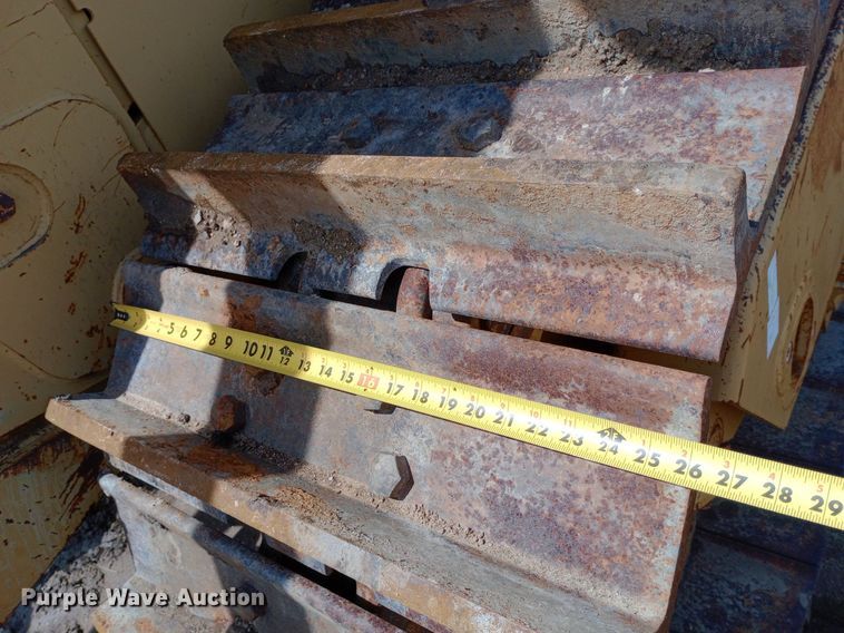 image for item NU9841 1999 Caterpillar D8R cable plow