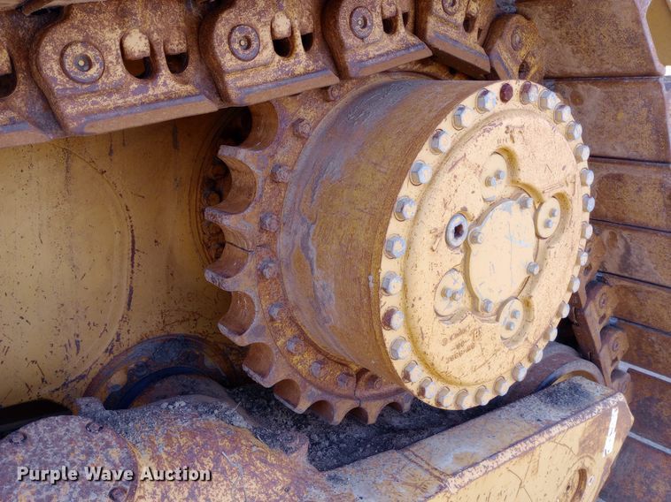 image for item NU9841 1999 Caterpillar D8R cable plow