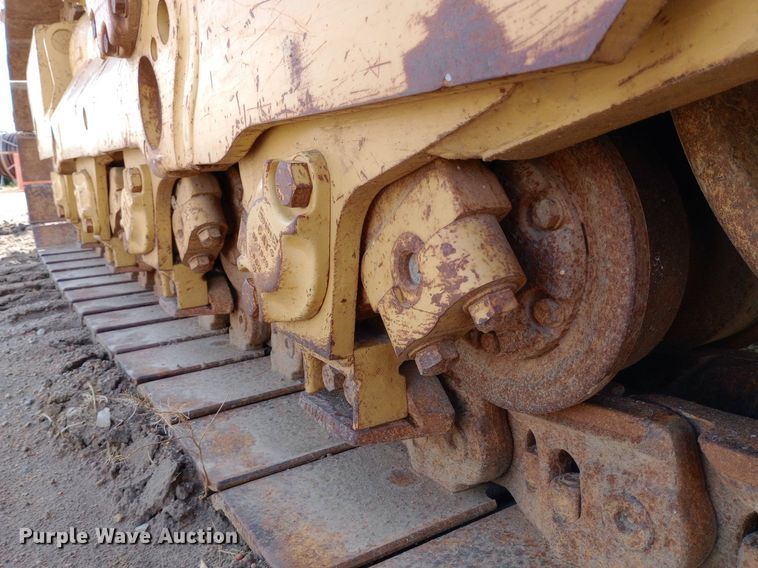 image for item NU9841 1999 Caterpillar D8R cable plow