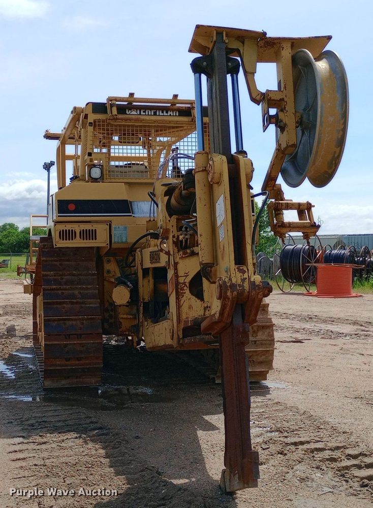 image for item NU9842 2001 Caterpillar D8R cable plow