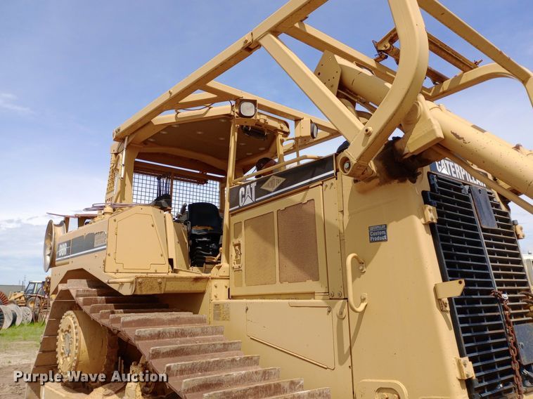 image for item NU9842 2001 Caterpillar D8R cable plow