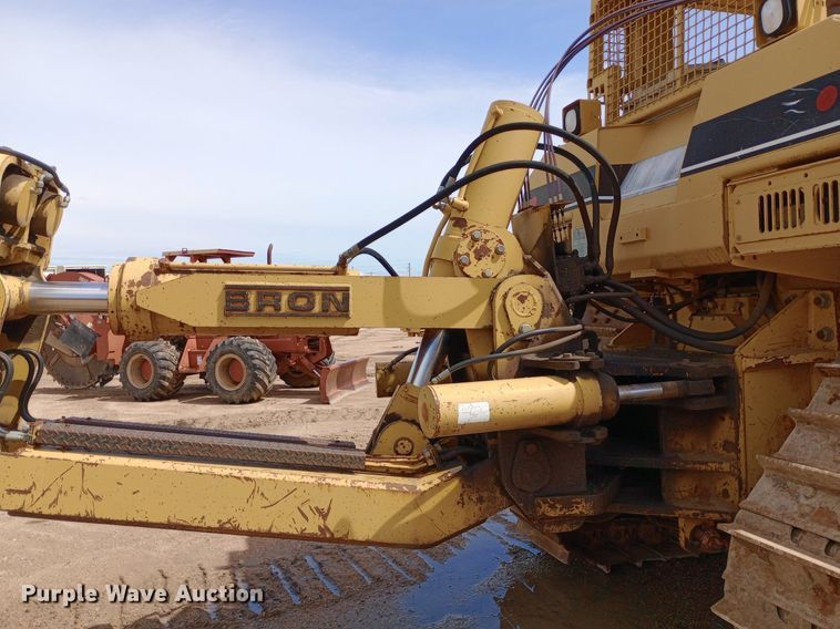 image for item NU9842 2001 Caterpillar D8R cable plow