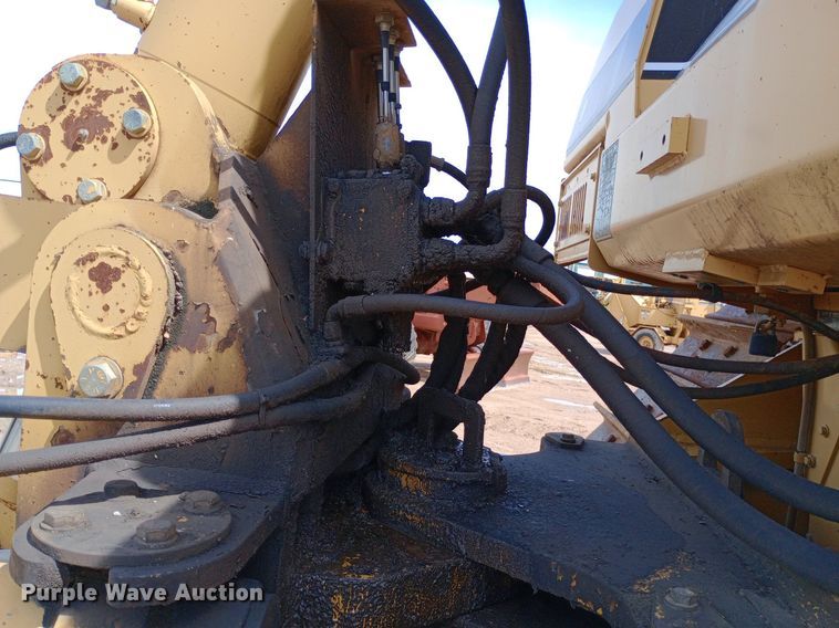 image for item NU9842 2001 Caterpillar D8R cable plow