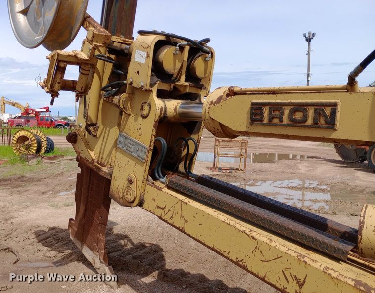 image for item NU9842 2001 Caterpillar D8R cable plow