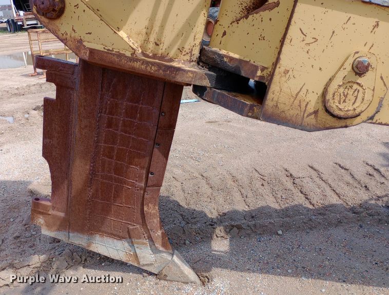 image for item NU9842 2001 Caterpillar D8R cable plow